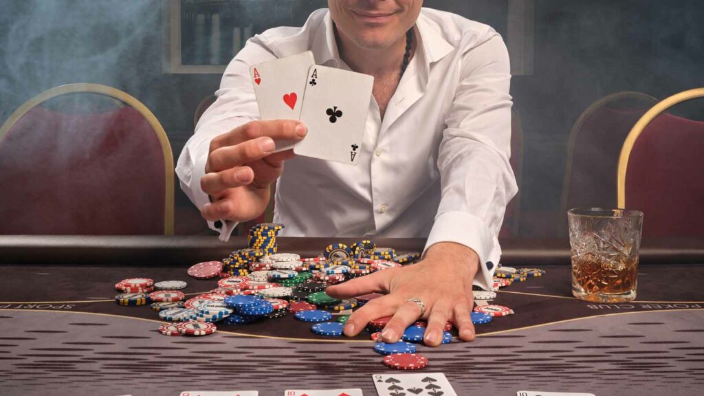 Top 100 jucători de poker
